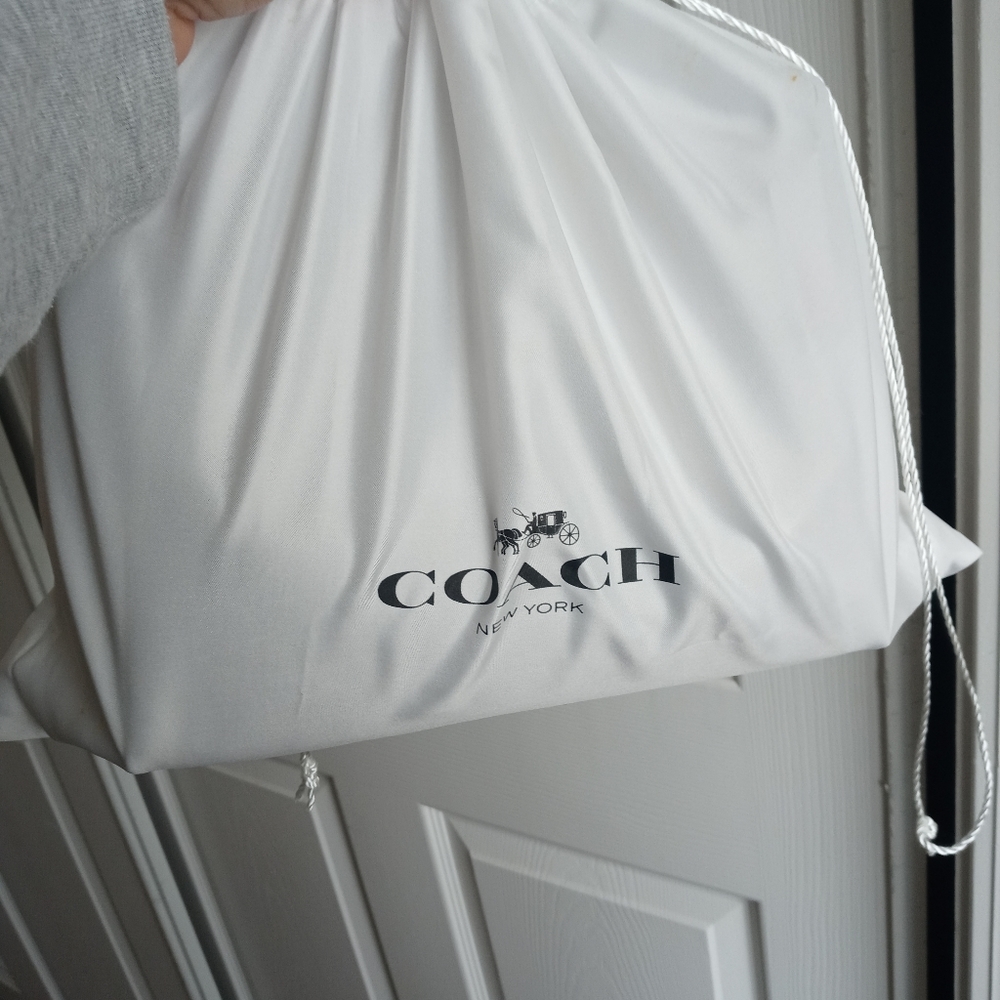 Coach shay crossbody
